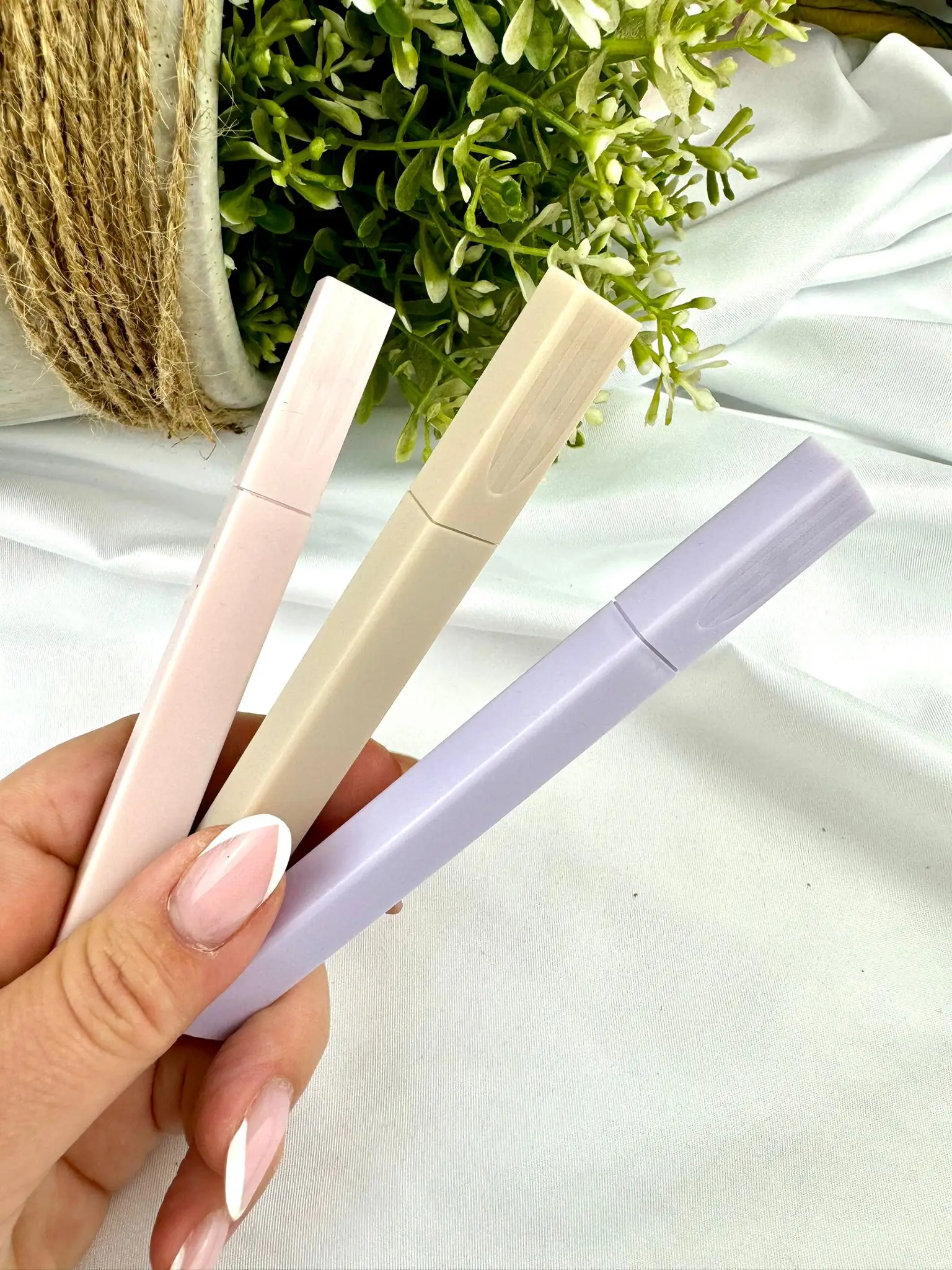 Pastel Highlighters set of 3. (Colours may vary) - Image 1