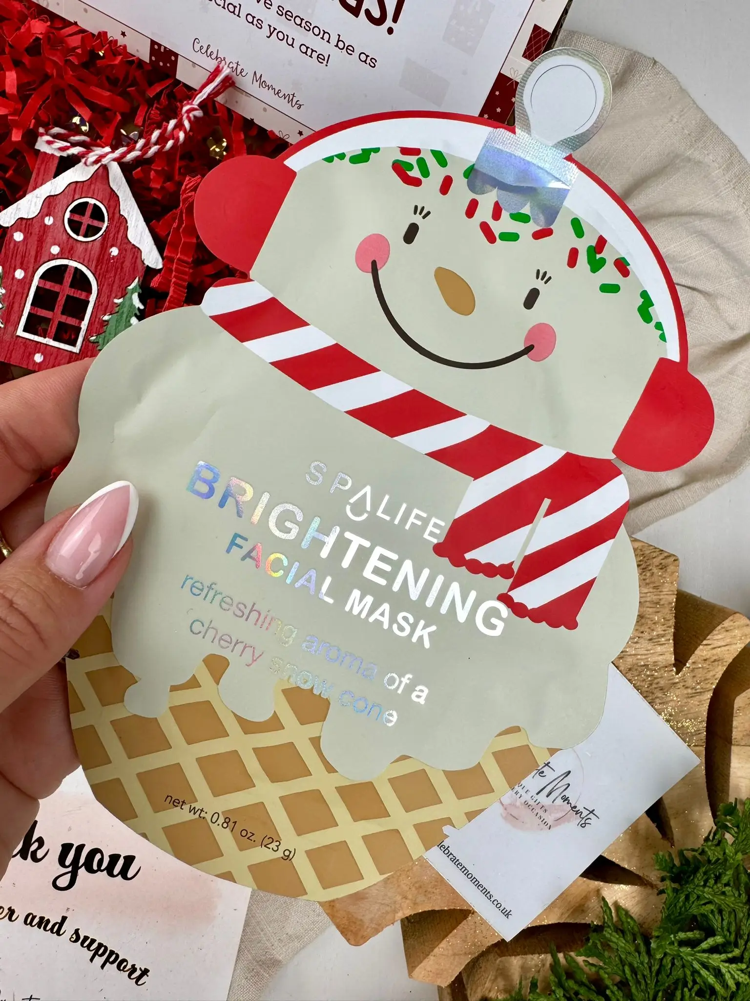 Christmas Brightening Face Mask infused with soothing peppermint, helps calm and illuminate your complexion - Image 1
