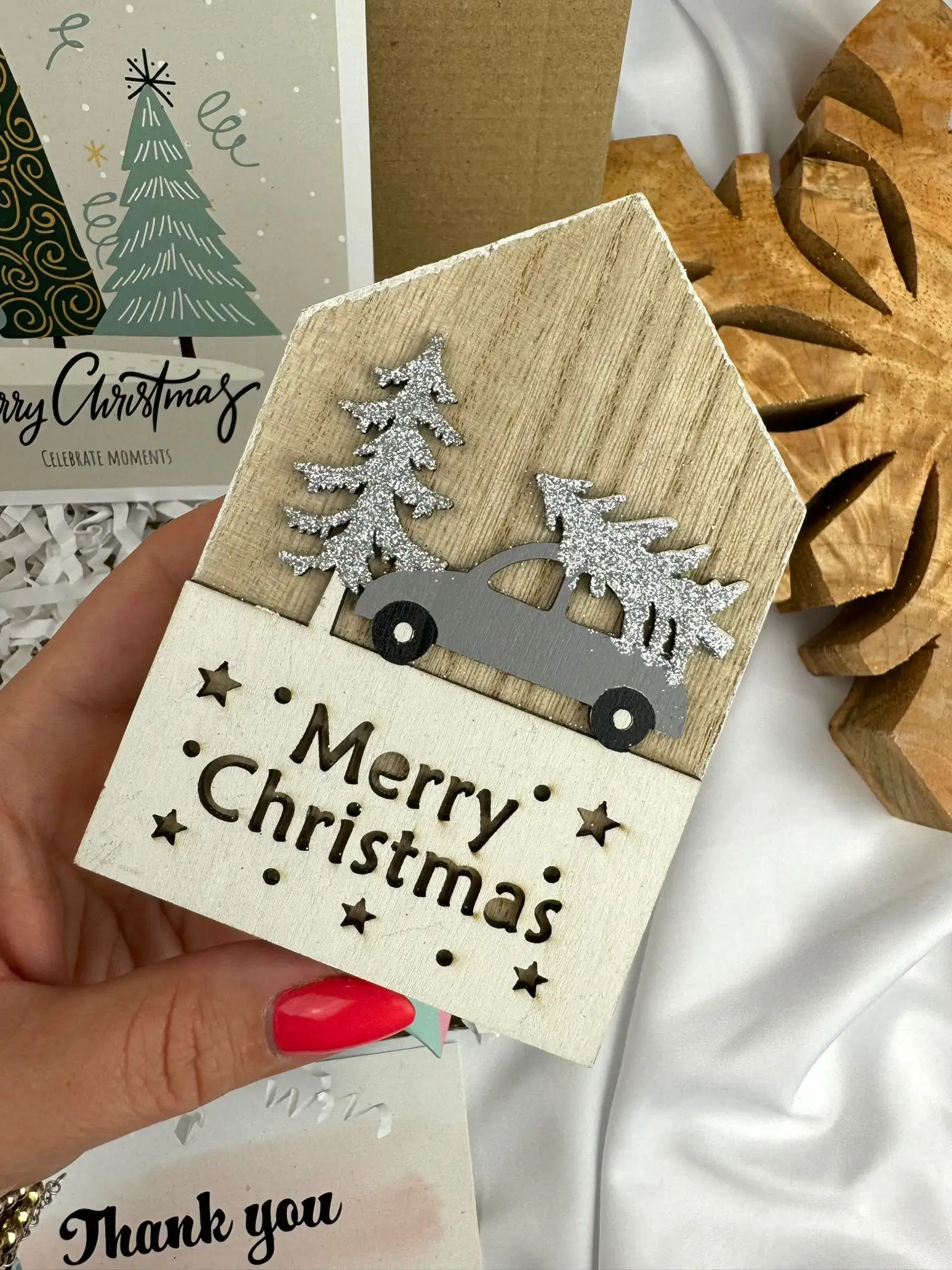 'Driving home for Christmas' wooden decoration - Image 1