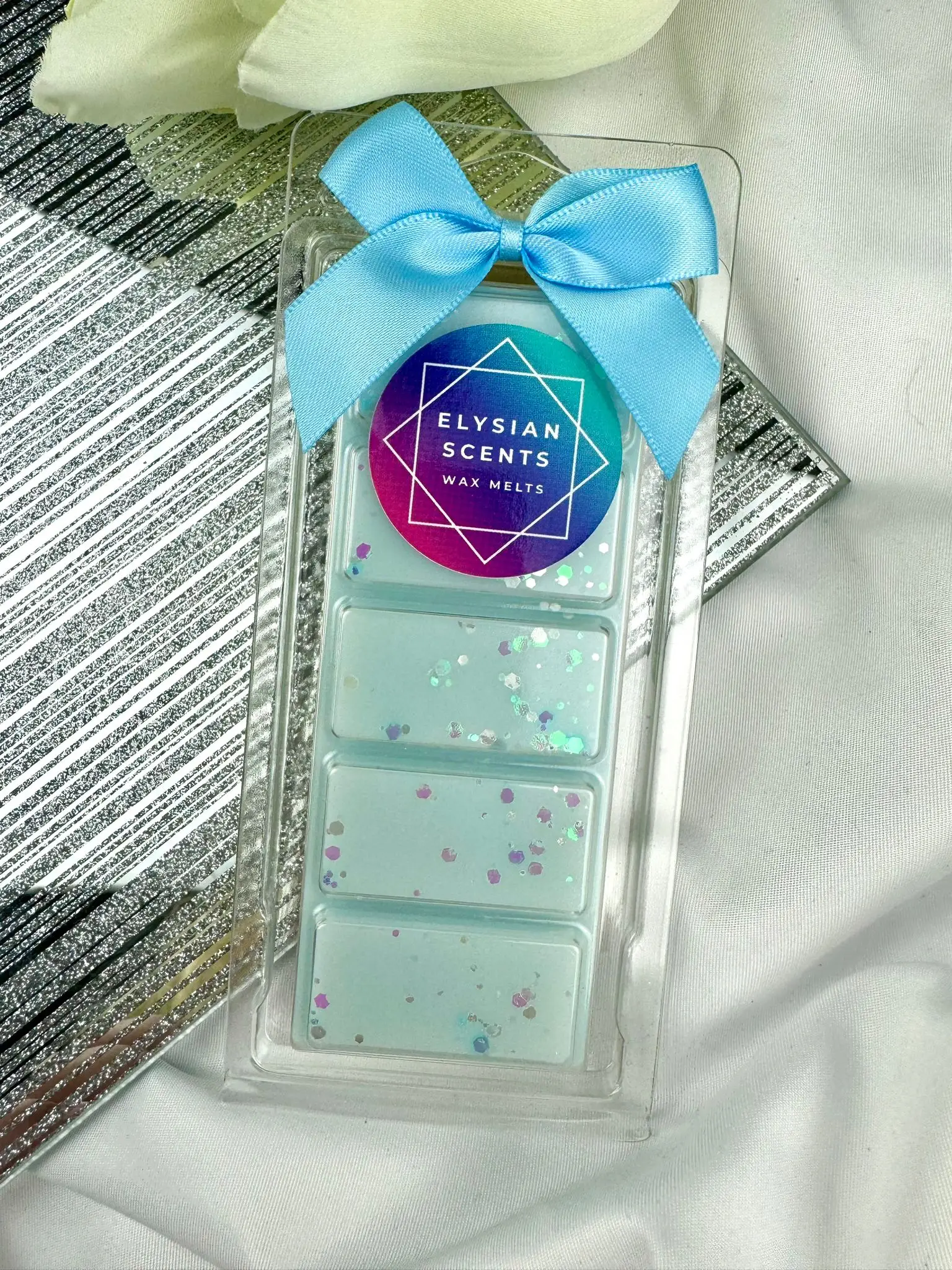 "A day at the beach" Wax Melt with seaweed, sand and sun cream tones, just what you need for a perfect day ;) - Image 1