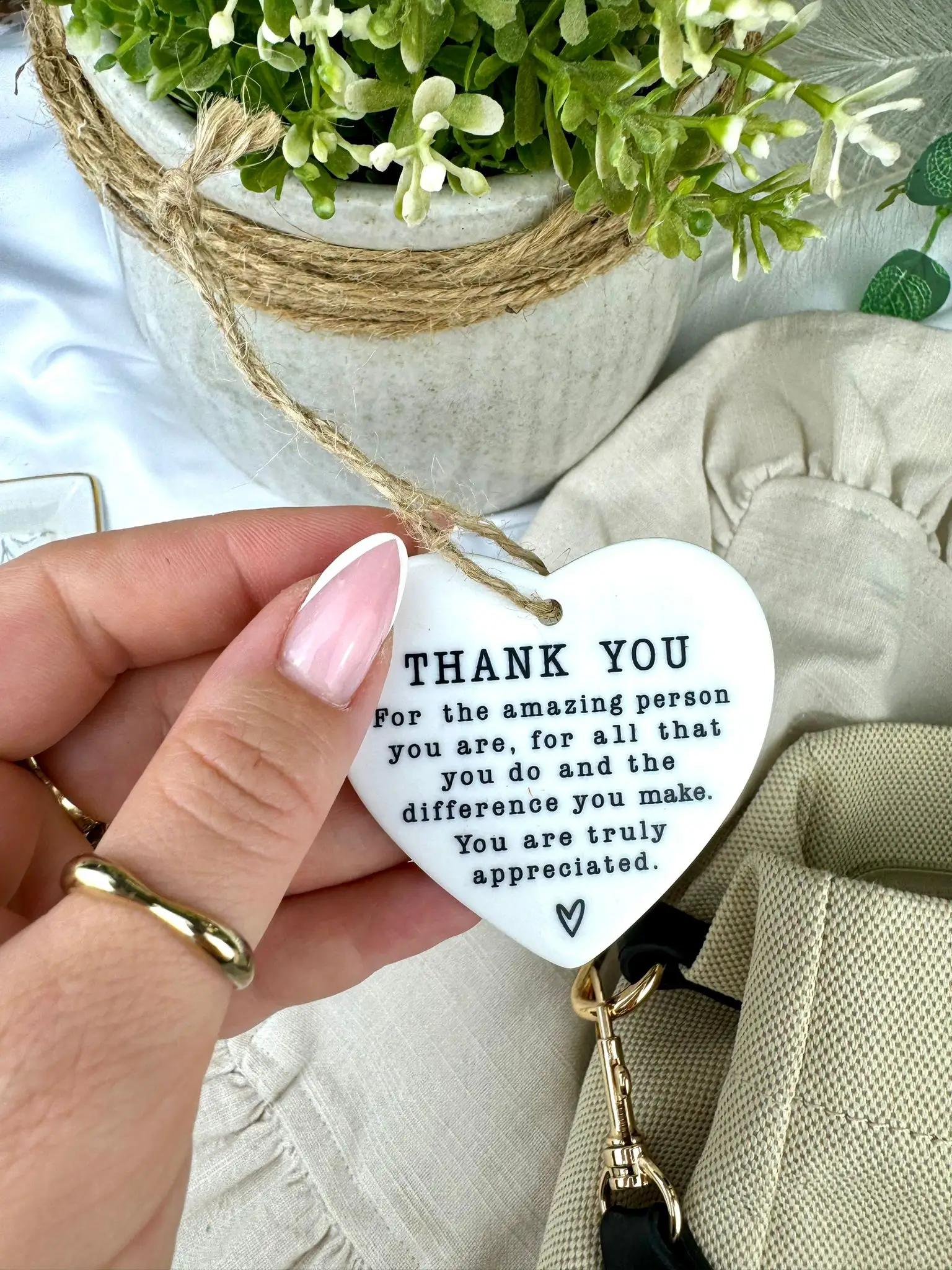 'Thank You for the amazing person you are' Cute heart-shaped Ornament - Image 1