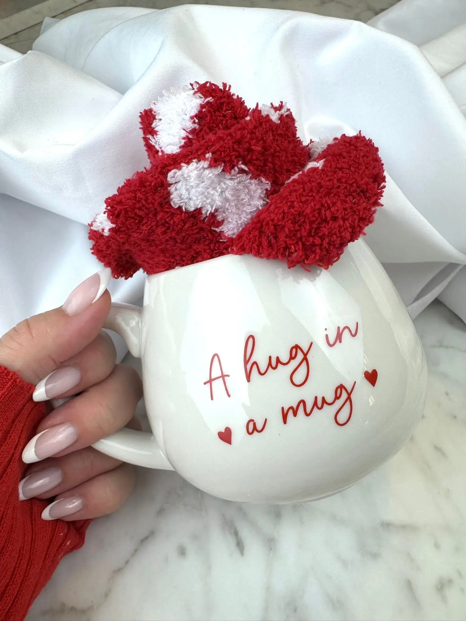 Hug in a mug. Gorgeous set with socks - Image 1
