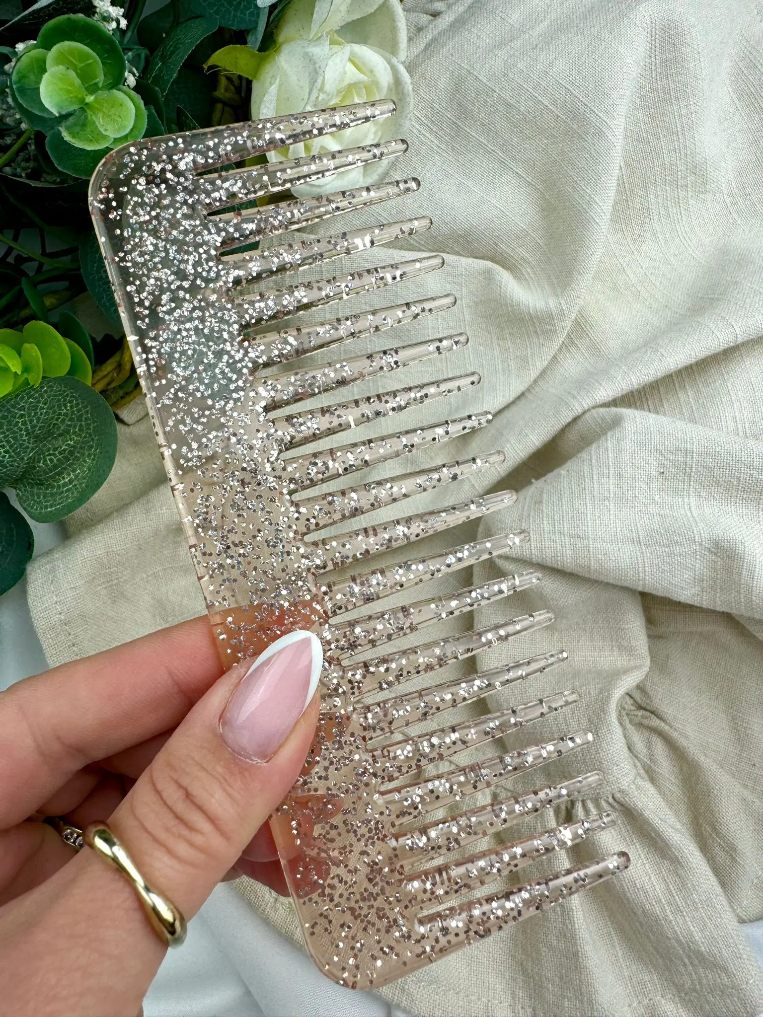 Sparkling Glitter Hair Comb, Transparent with fine-tooth - Image 1