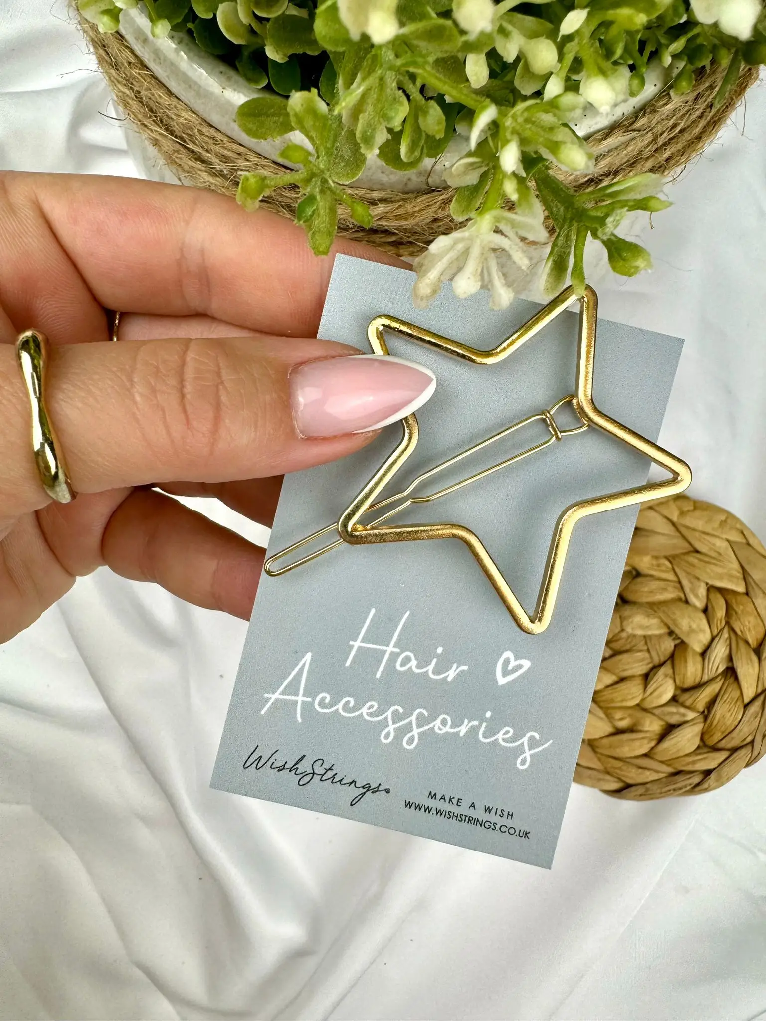 Gold Star Shape, Metal Hair Clip - Image 1