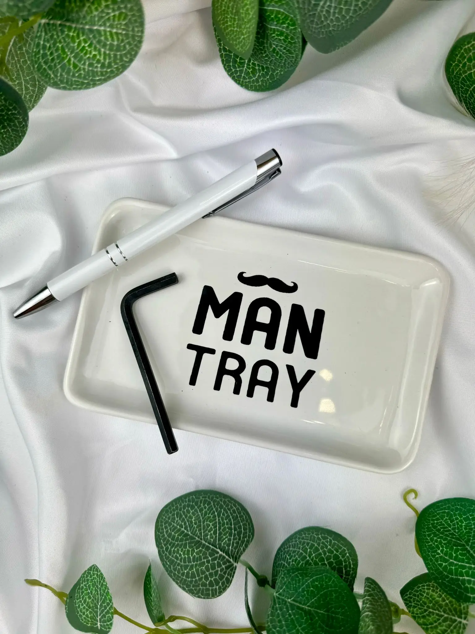 Man Tray 16cm, a cool and contemporary ceramic tray - Image 1